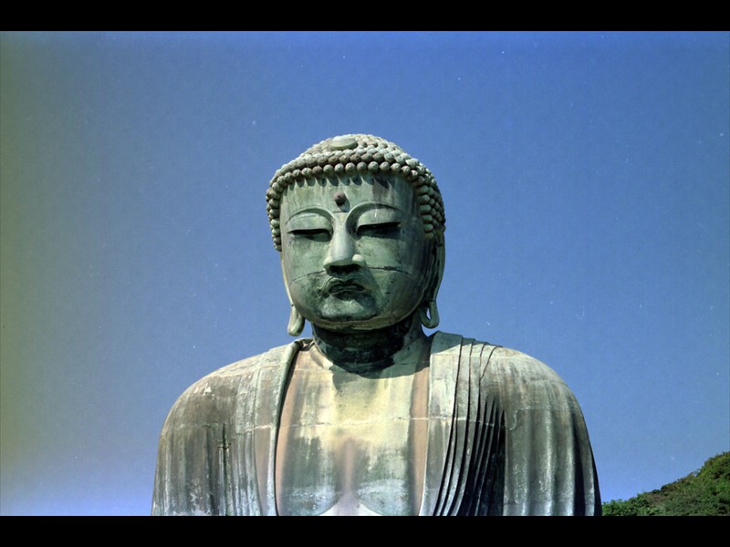 Con i suoi 13,35 metri di altezza è secondo solo al Buddha di Nara nel tempio Todai-Ji