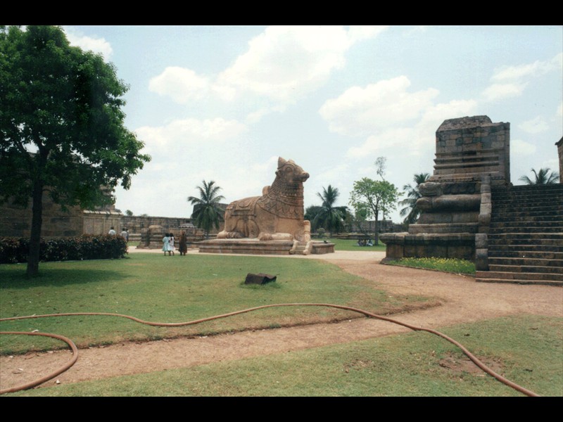 064-india003-brihadisvara-temple--Thanjavur