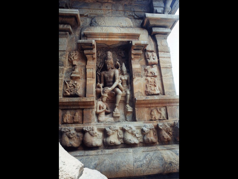 064-india005-brihadisvara-temple--Thanjavur