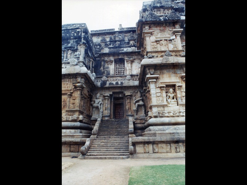 064-india006-brihadisvara-temple--Thanjavur