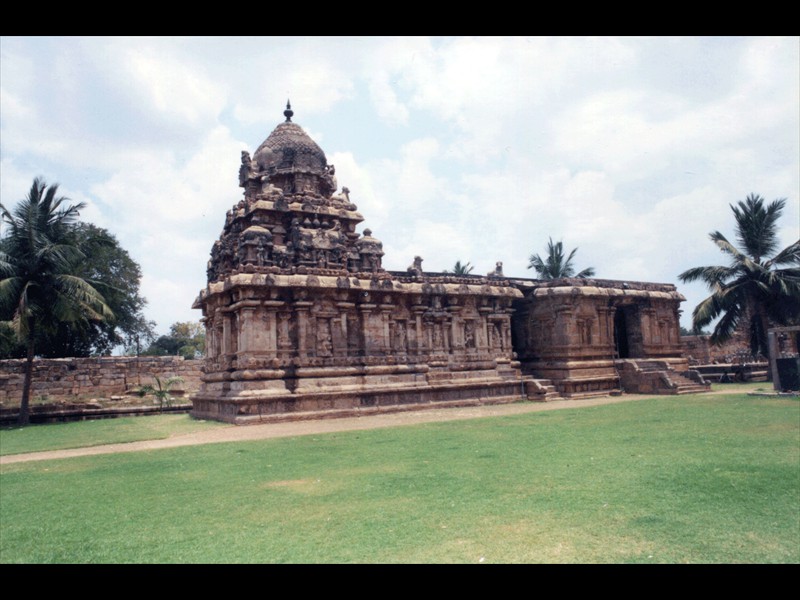 064-india008-brihadisvara-temple--Thanjavur