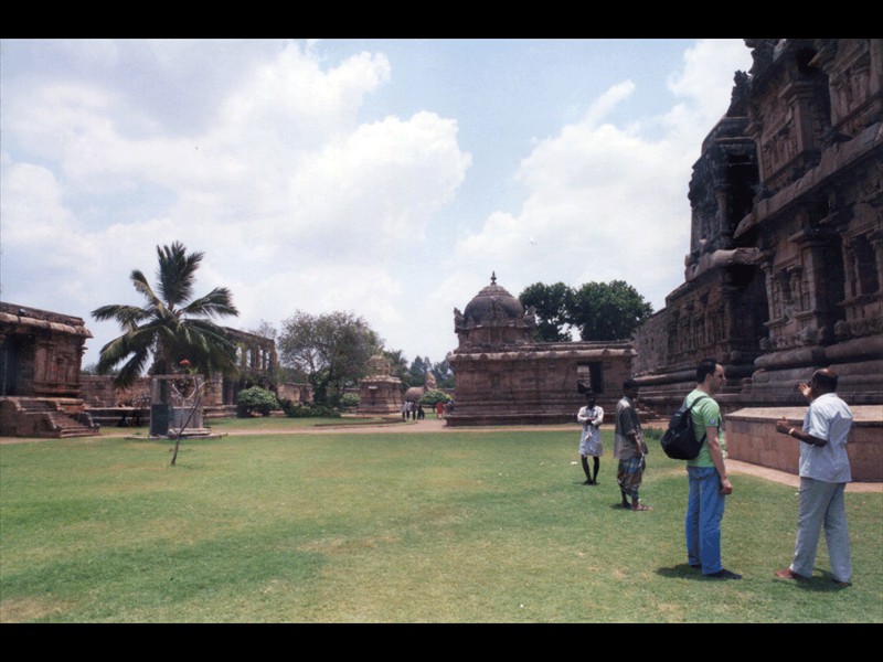 064-india009-brihadisvara-temple--Thanjavur