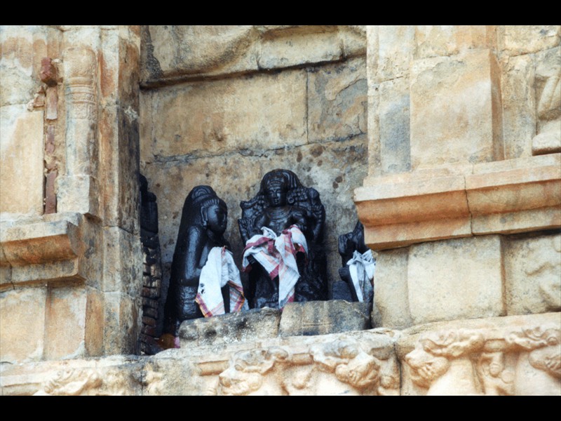 064-india014-brihadisvara-temple--Thanjavur