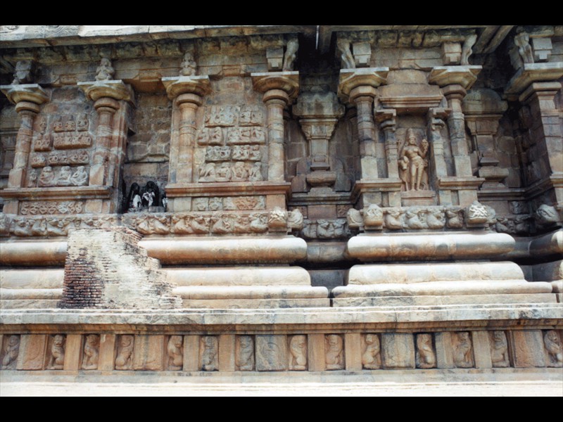 064-india015-brihadisvara-temple--Thanjavur