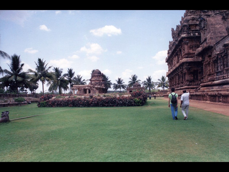 064-india017-brihadisvara-temple--Thanjavur