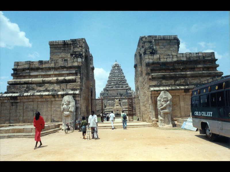 064-india020-brihadisvara-temple--Thanjavur