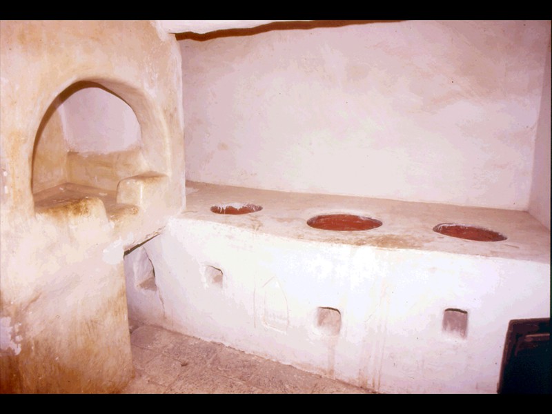 1995-La cucina con i forni per il pane