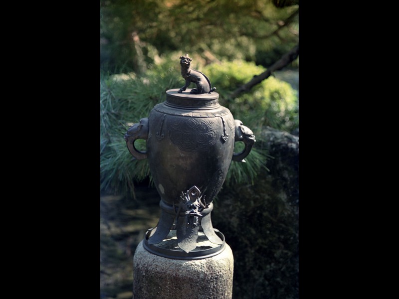 Un anfora del giardino imperiale