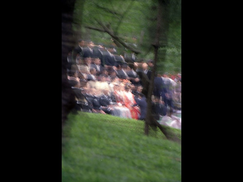 La foto di gruppo viene disturbata da una scossa di terremoto (non è una battuta)