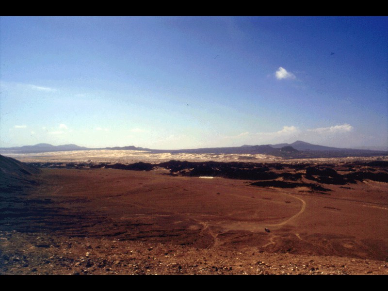 La mia macchina vista dalla cima del vulcano